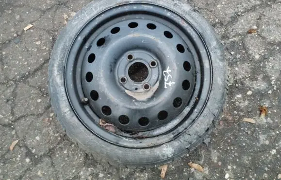 Nissan Note (E11) R15 spare wheel 