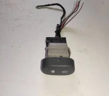 Renault Clio II Central locking switch button 038167A