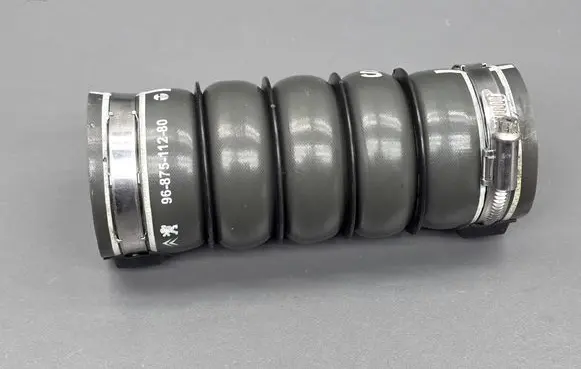 Citroen DS5 Intercooler hose/pipe 9687511280