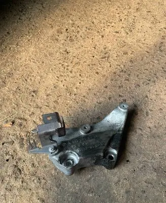 Mercedes-Benz GLK (X204) Engine mounting bracket A6510940039 11387010211