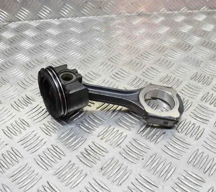 Mercedes-Benz C W205 Piston A6510300020 A6510301917