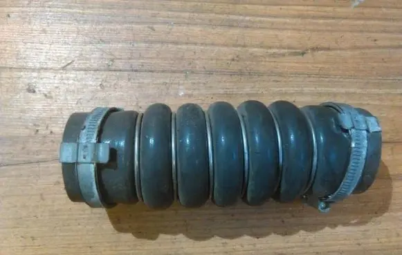 Ford Fiesta Air intake hose/pipe av216k863ae av21-6k863-ae