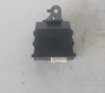 Lexus RX 450H Door central lock control unit/module 8597048040 0515004380
