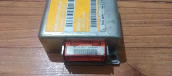 Mercedes-Benz E W210 Airbag control unit/module 0285001088 0008209726