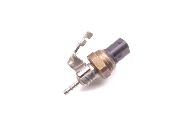Mercedes-Benz E W210 Fuel pressure sensor A6510703981