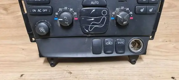 Volvo V70 Climate control unit 8697140