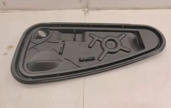 Volkswagen Tiguan Other front door trim element 5NA837915A