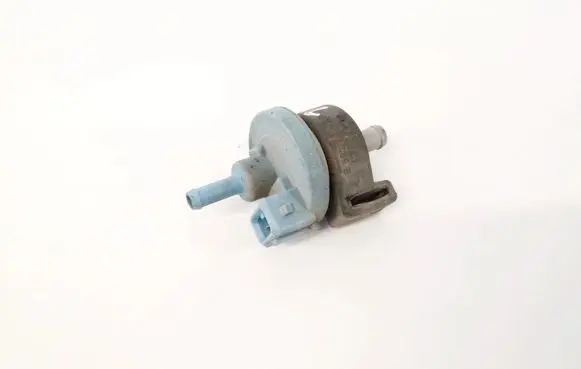 Volkswagen Jetta II Valve vacuum 054133459B
