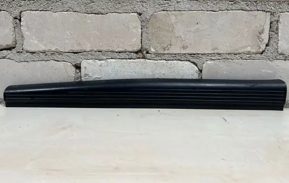 Mercedes-Benz E W211 Front sill trim cover A2116801735