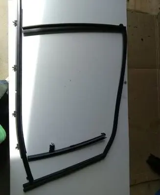 Mazda 2 Rubber seal rear door window/glass 