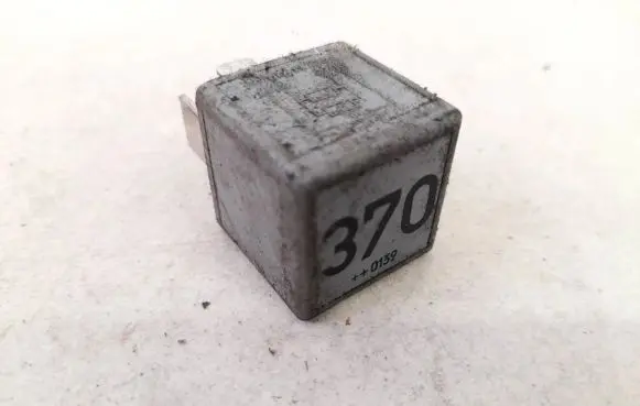 Audi A4 S4 B6 8E 8H Other relay 8d0951253 v23134-j52-x300