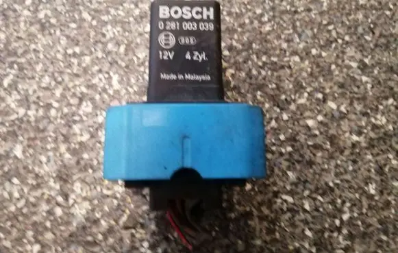 Peugeot Boxer Glow plug pre-heat relay 0281003039