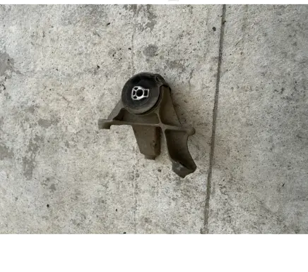 Opel Antara Engine mount bracket X00761A