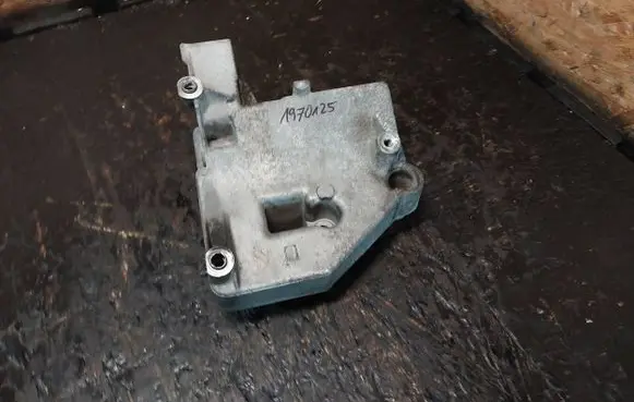 BMW 5 E39 A/C compressor mount bracket 17407259