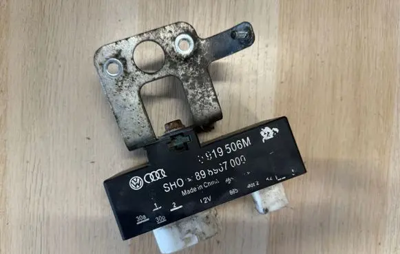 Volkswagen Polo V 6R Coolant fan relay 1J0919506M