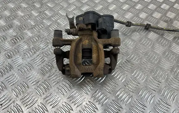 BMW 2 F45 Rear brake caliper 