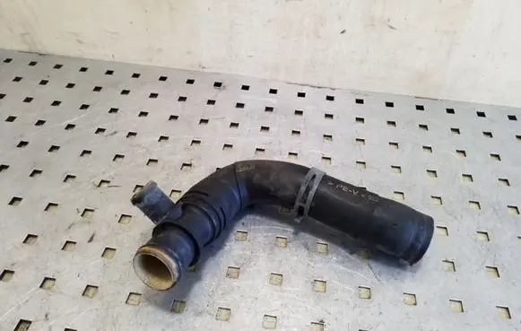Skoda Superb B6 (3T) Engine coolant pipe/hose