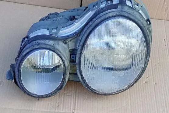 Mercedes-Benz E W210 Headlight/headlamp 145477001
