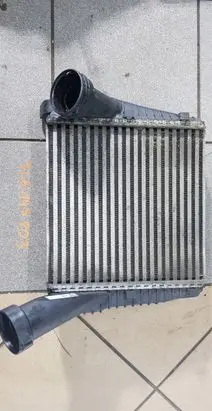 Volkswagen Touareg I Intercooler radiator 7L6145803