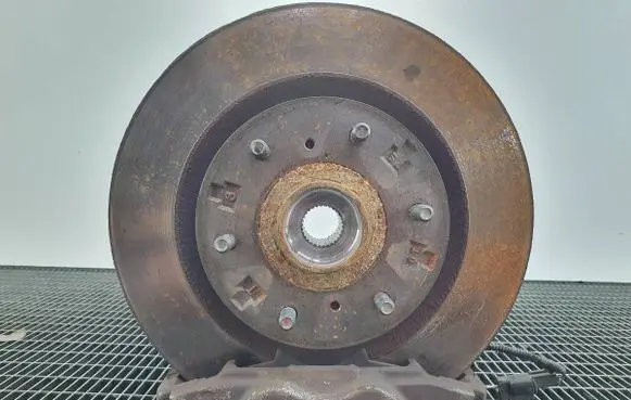 Mitsubishi Pajero Front wheel hub spindle knuckle
