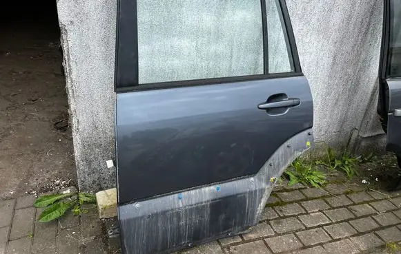 Toyota Land Cruiser (J120) Rear door