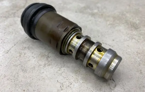 BMW 3 E90 E91 Camshaft vanos timing valve 1707323