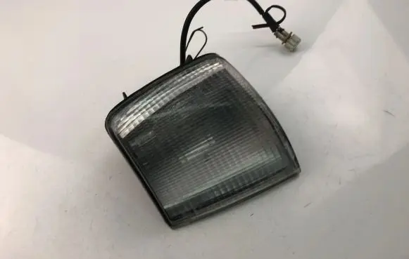 Volkswagen PASSAT B3 Front indicator light 357953049A