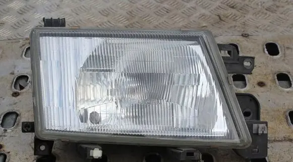 Subaru Forester SF Headlight/headlamp