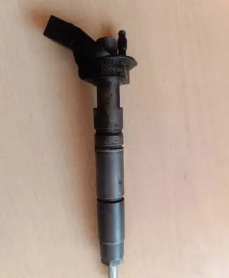 Mercedes-Benz E W211 Fuel injector A6420700587 0445115027