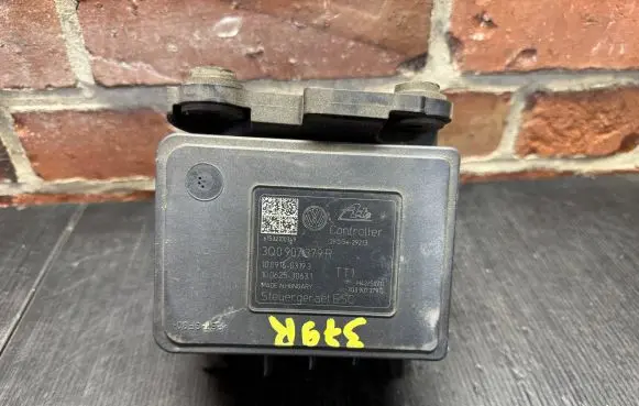 Volkswagen Golf VII ABS Pump 3Q0907379R 28555429213 10091603193