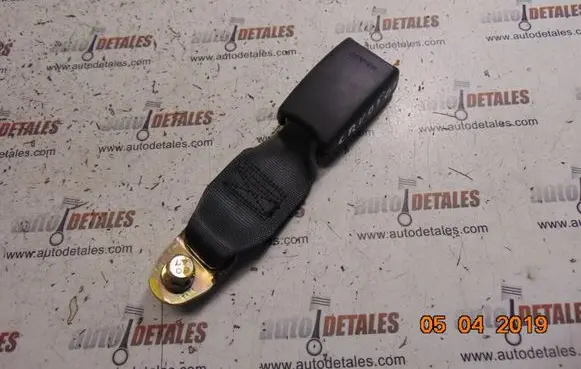 Middle seatbelt buckle (rear)