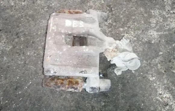 Mazda 3 I Rear brake caliper