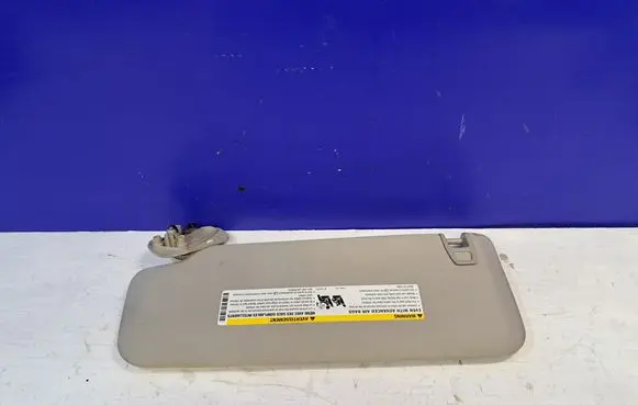 Chevrolet Tahoe Sun visor 15824912