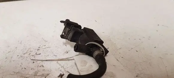 Jaguar XF Vacuum valve 70435600