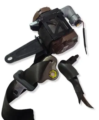 Opel Astra J Front seatbelt 0435137