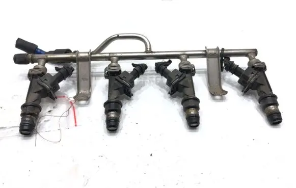 Opel Zafira B Fuel main line pipe 