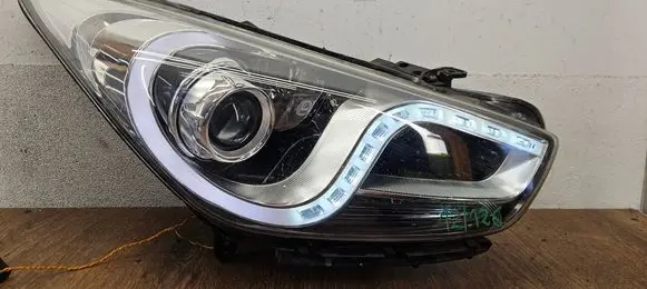 Hyundai i40 Headlight/headlamp 