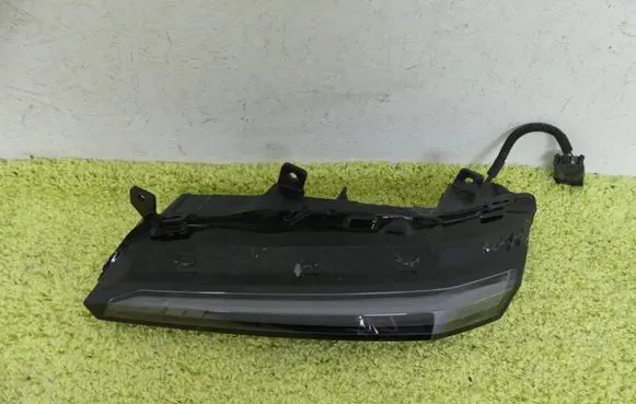 Peugeot 308 Front indicator light 9835230880