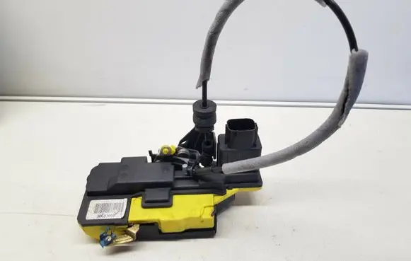 Volvo XC90 Rear door lock 30663050 nr5693