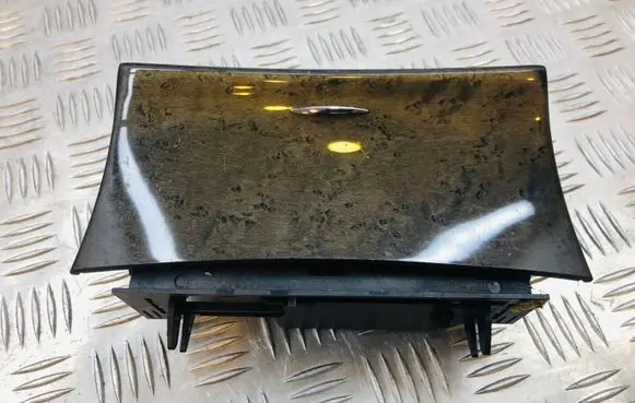 Mercedes-Benz E W211 Car ashtray A2116802852