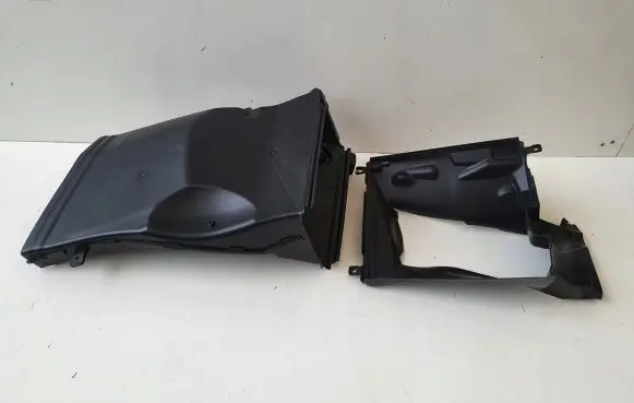 Audi R8 4S Air intake duct part 4S0121333B