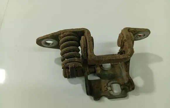 Fiat Freemont Front door upper hinge 