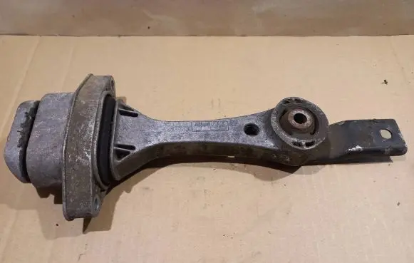 Volkswagen Golf IV Engine mount bracket 1J0199851