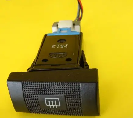 KIA Rio Windscreen/window heater switch