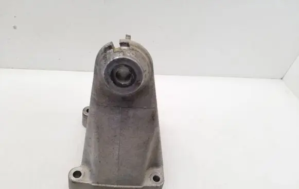 Mercedes-Benz E W211 Engine mounting bracket A2712230804