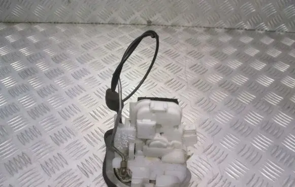 Subaru Legacy Front door lock