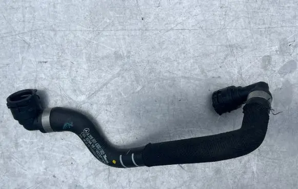 Coolant pipe/hose