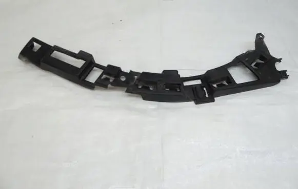 Rear bumper mounting bracket