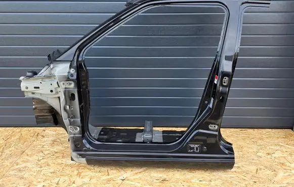 Suzuki Swift II Side car body part 