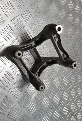 Porsche Cayenne (9PA) Engine mounting bracket 9481152037R